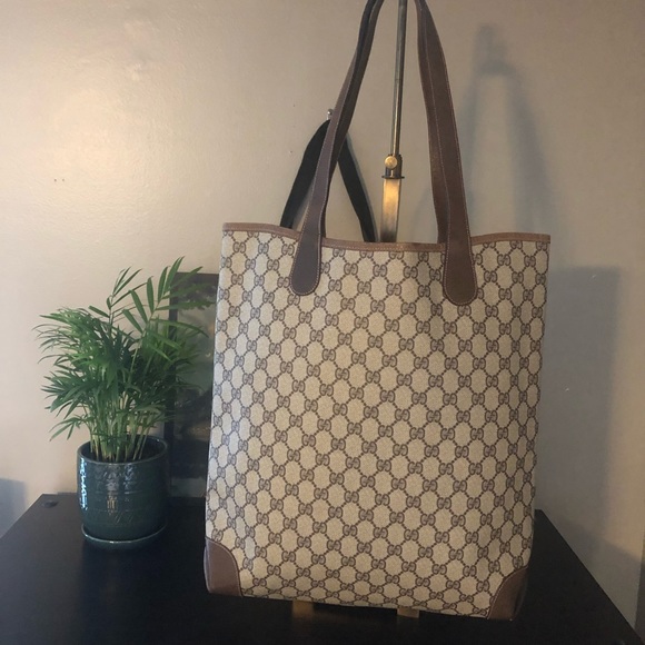 ‼️SOLD‼️🍒 Authentic Gucci Shopper Tote 🍒 - Picture 3 of 16